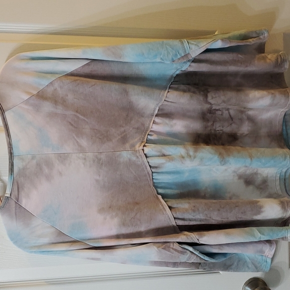 Ava and James plus Sweater - Picture 5 of 5